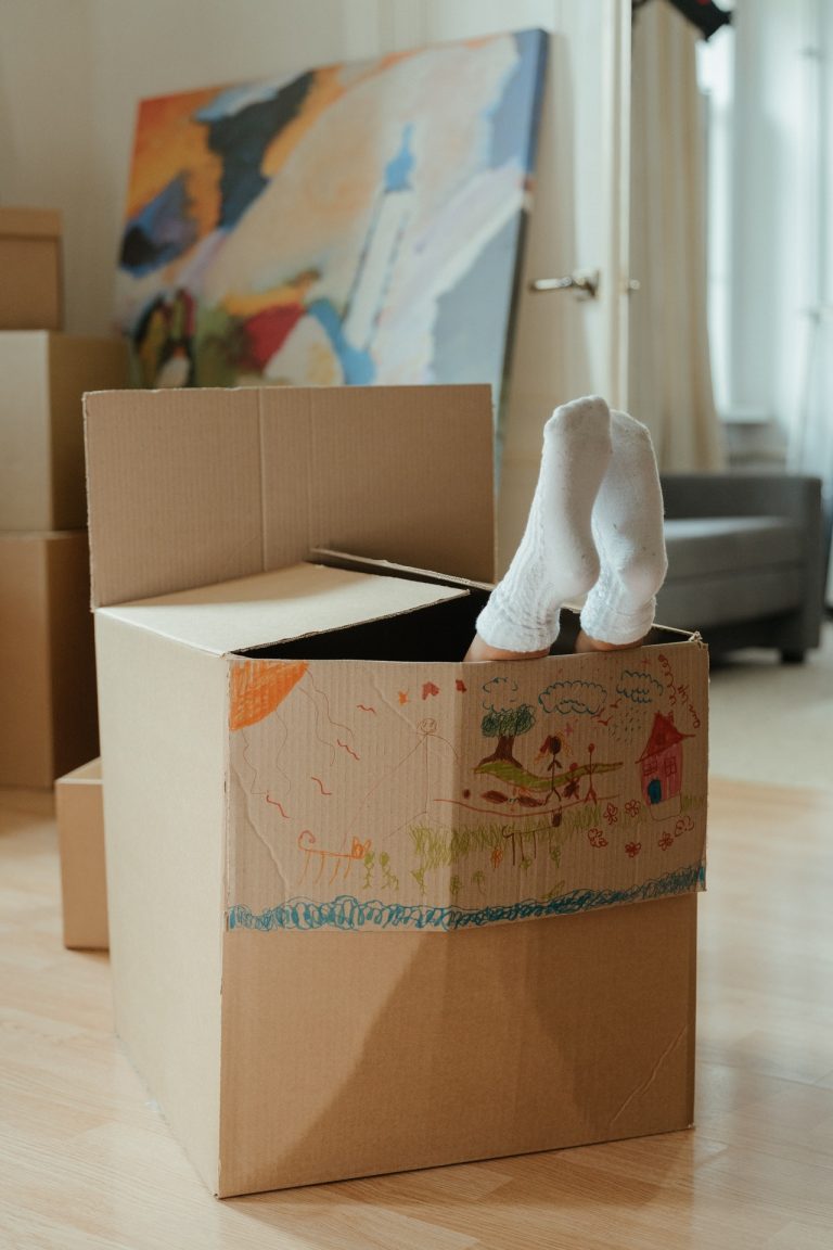 moving box with baby feet